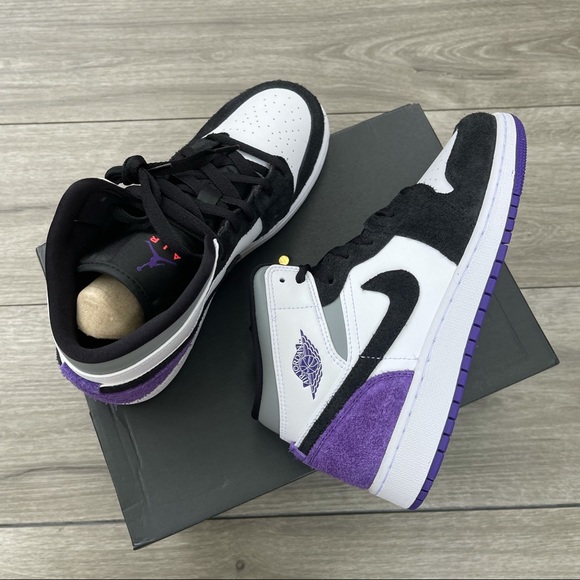 Air Jordan 1 Mid New w Box - Picture 8 of 10